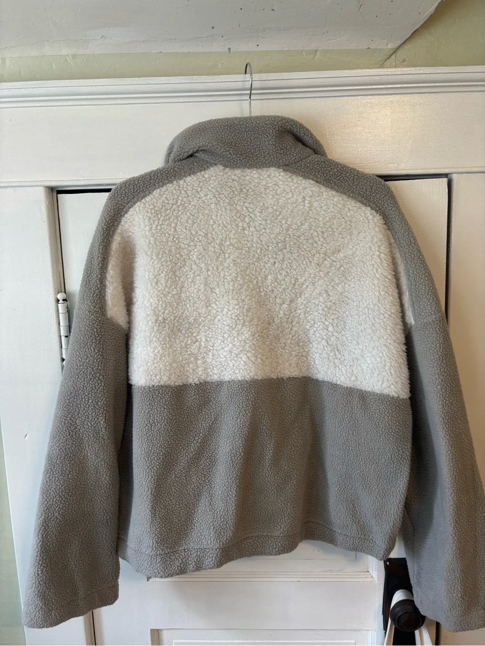 Columbia Sherpa Fleece Jacket in Gray & Cream